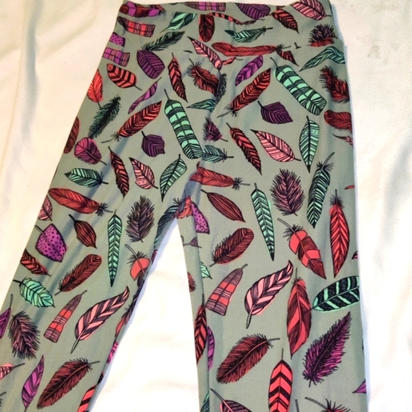 🗺️ LuLaRoe Leggings OS Small, (2-10) Feathers Fall Autumn Themed, Maternity EUC - Picture 4 of 10